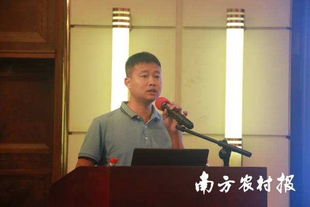 江门天禾农业服务有限公司总经理张永强分享统防统治经验。