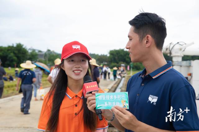 获得第二名的参赛选手沈笑芬接受南方农村报记者采访