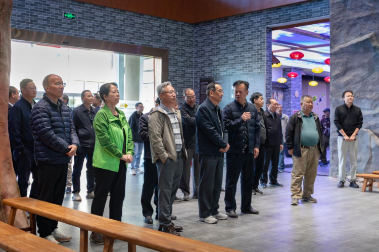 省农业农村厅组织离退休老同志赴河源开展“学全会精神 聚银发力量”主题活动